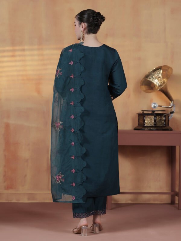 Ivory Heirloom Embroidered Chanderi Kurta & Scalloped Dupatta Set