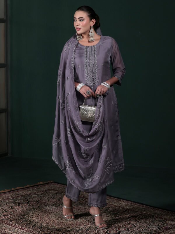 f7404314-e83a-4302-9d7d-f7b49e5d3908 Exquisite Smokey Lavender Embroidered Kurta Set with Scalloped Dupatta